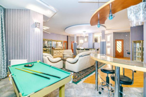 Apartment Billiards